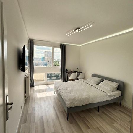 Charmant B&B Espace Et Confort Villeneuve-la-Garenne Dış mekan fotoğraf