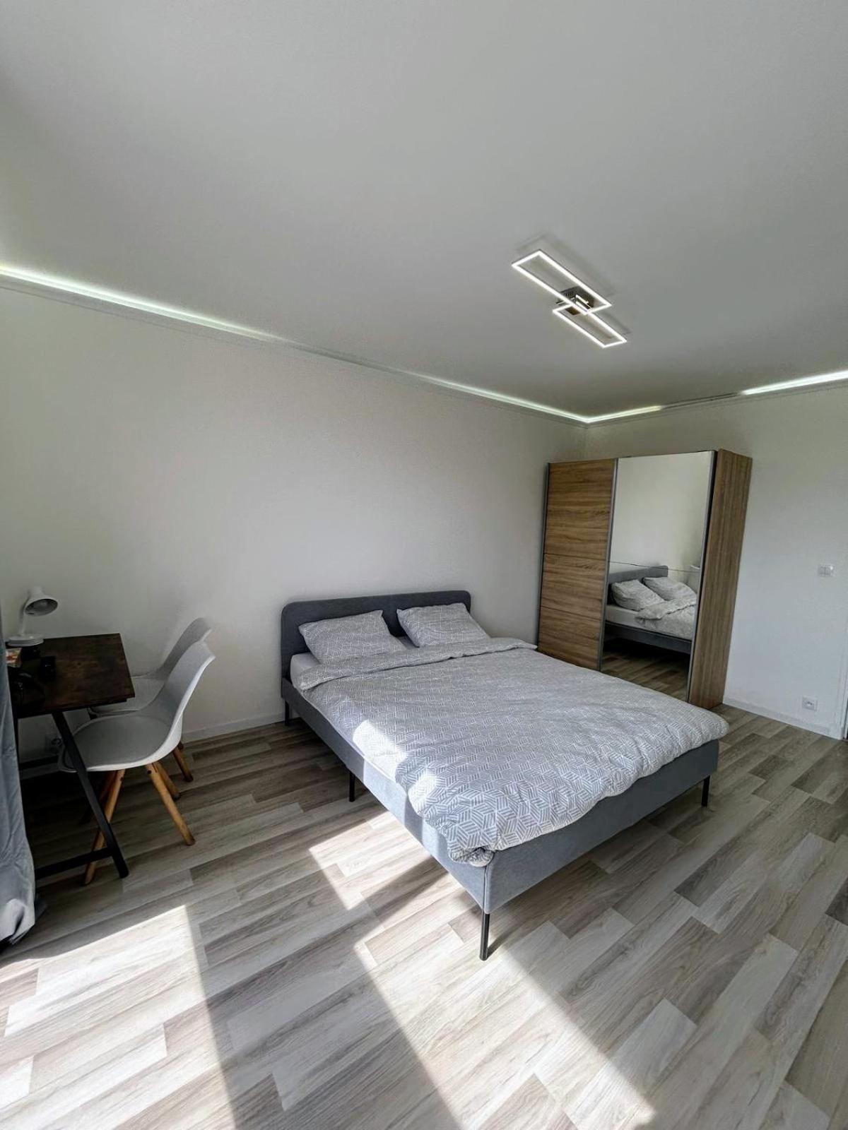 Charmant B&B Espace Et Confort Villeneuve-la-Garenne Dış mekan fotoğraf