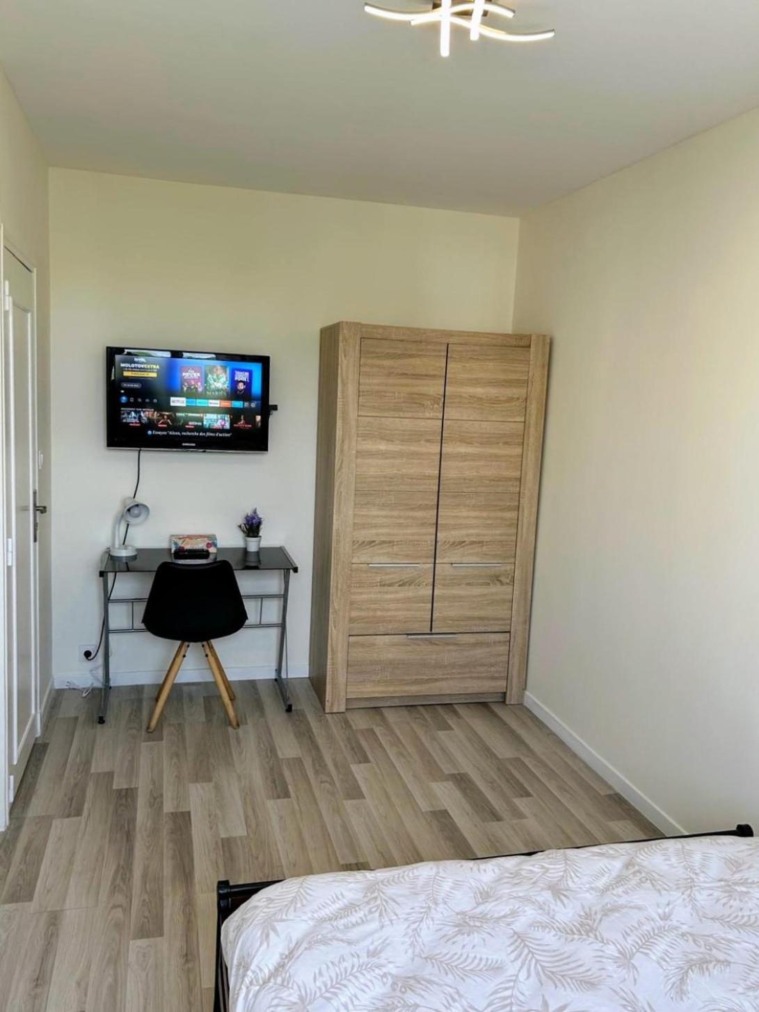 Charmant B&B Espace Et Confort Villeneuve-la-Garenne Dış mekan fotoğraf